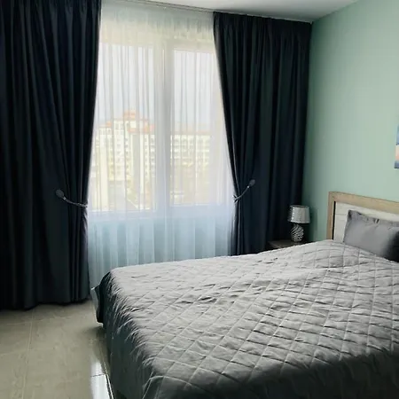 Admiral Plaza 阳光海滩